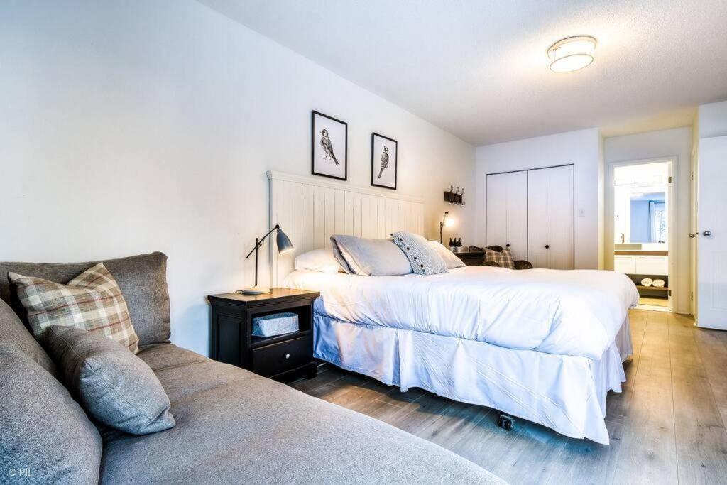 Chic Mt-Tremblant Condo With View On The Lake By Denstays Mont-Tremblant Exterior foto